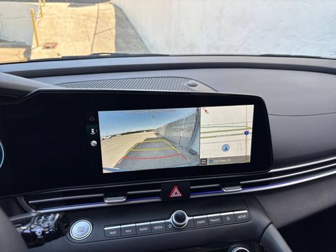 Used 2025 Hyundai Elantra SEL FWD image 23