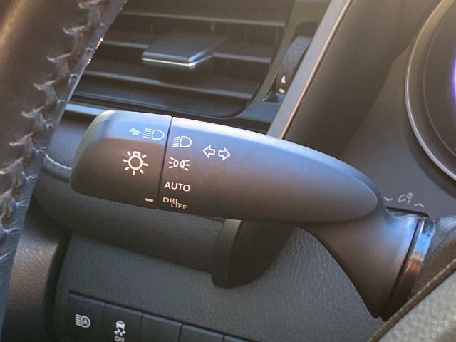 Used 2022 Toyota Camry SE FWD image 21