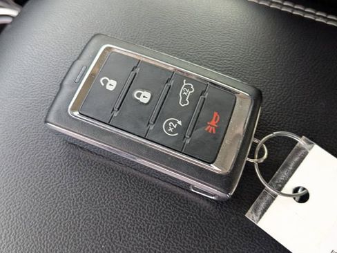 Used 2022 Jeep Grand Cherokee L Limited image 29