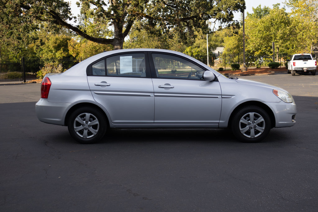 Used 2009 Hyundai Accent GLS FWD image 6