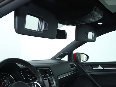 Used 2015 Volkswagen GTI SE image 17
