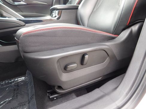 Used 2023 Buick Envision Essence w/ Sport Touring Package image 18