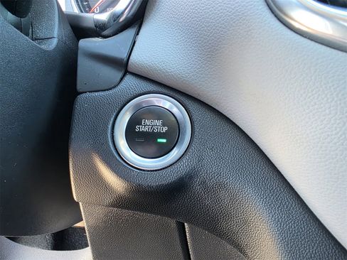 Used 2022 Chevrolet Equinox LT image 16