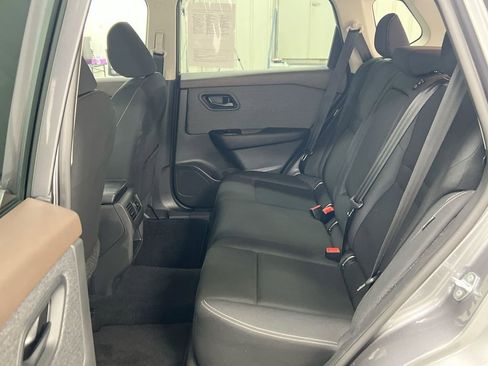 Used 2023 Nissan Rogue S image 22