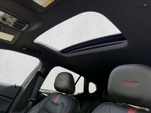 Used 2024 Chevrolet Trax RS w/ Sunroof Package FWD image 25