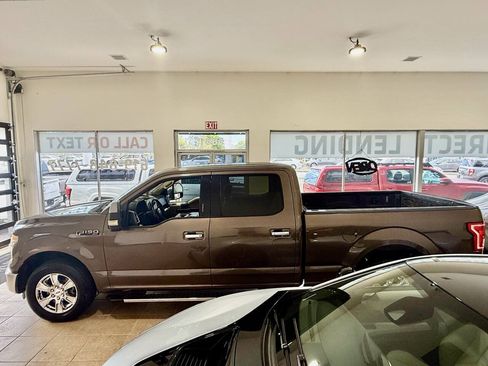 Used 2015 Ford F150 XLT w/ Equipment Group 302A Luxury RWD image 11