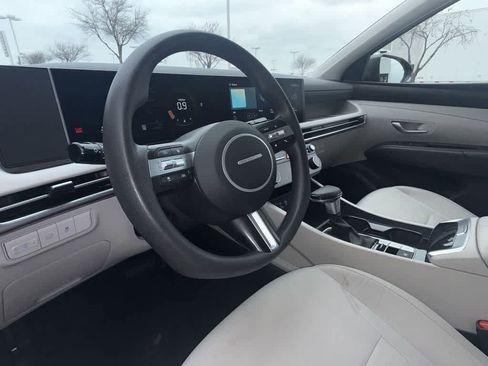 Used 2025 Hyundai Tucson SEL image 2