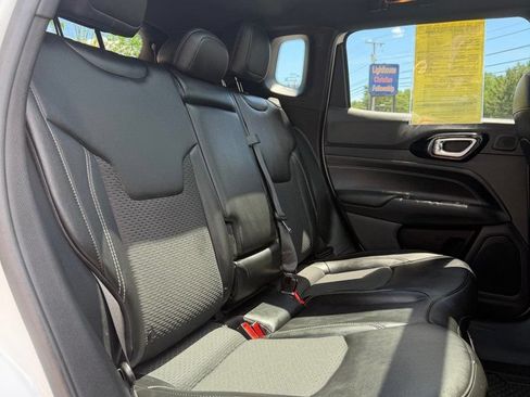 Used 2023 Jeep Compass Latitude w/ Sun and Sound Group AWD/4WD image 12