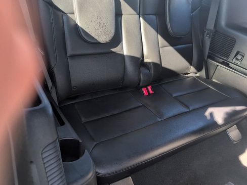 Used 2020 Ford Explorer Limited image 32