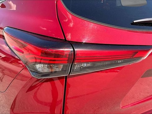 Used 2022 Toyota Highlander Platinum AWD/4WD image 23