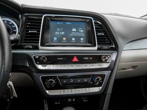 Used 2018 Hyundai Sonata SE FWD image 22