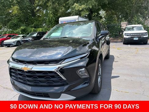 Used 2025 Chevrolet Blazer LT FWD image 1