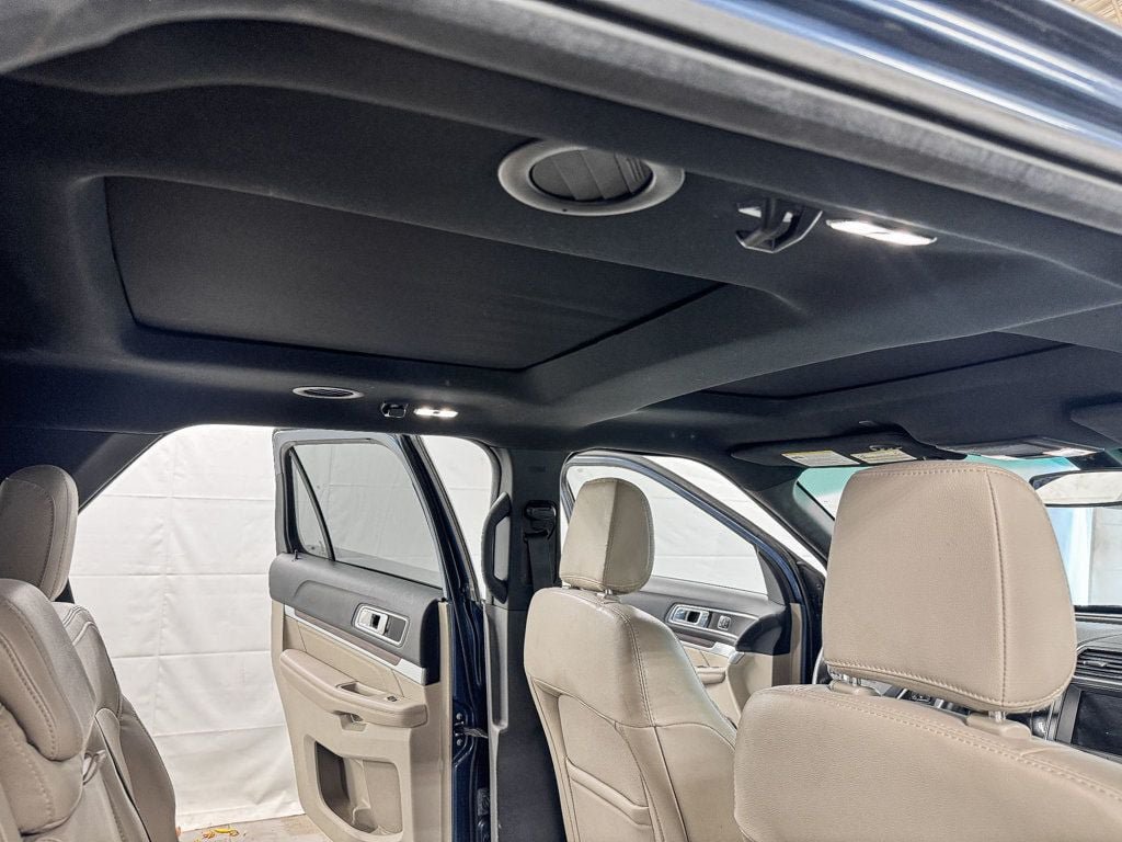 Used 2018 Ford Explorer Limited w/ Equipment Group 301A AWD/4WD image 12