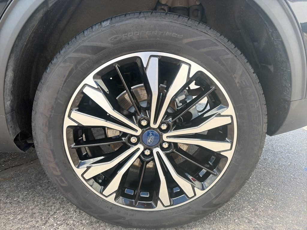 Used 2022 Ford Escape SEL w/ SEL Stealth AWD Package image 47