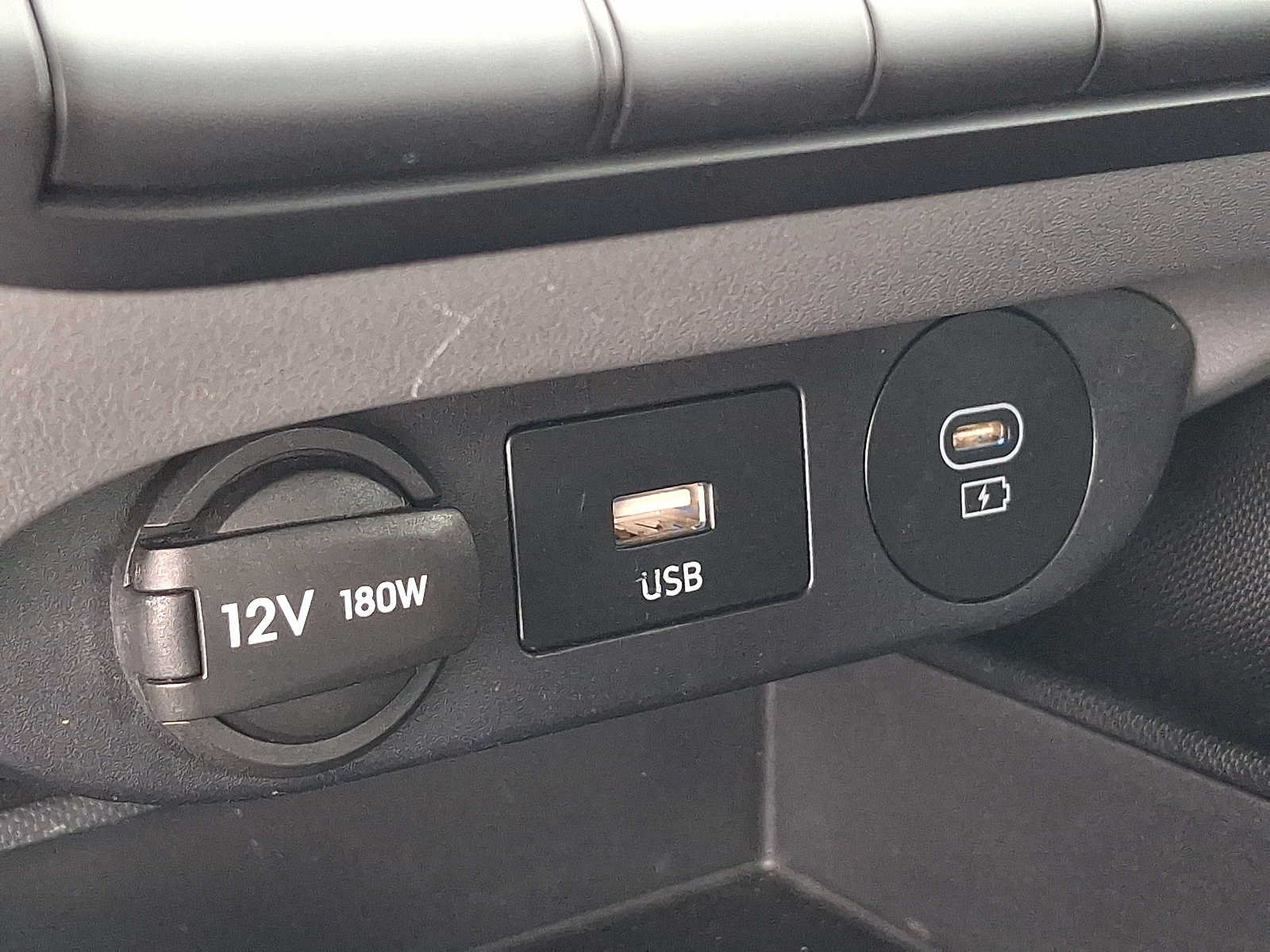 Used 2024 Hyundai Elantra SEL FWD image 25