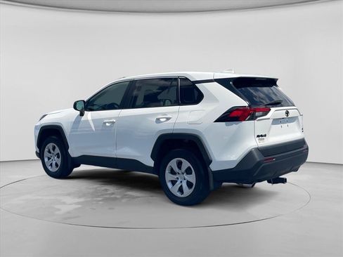Used 2024 Toyota RAV4 LE AWD/4WD image 5