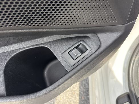 Used 2023 BMW 330i Sedan w/ Premium Package RWD image 17