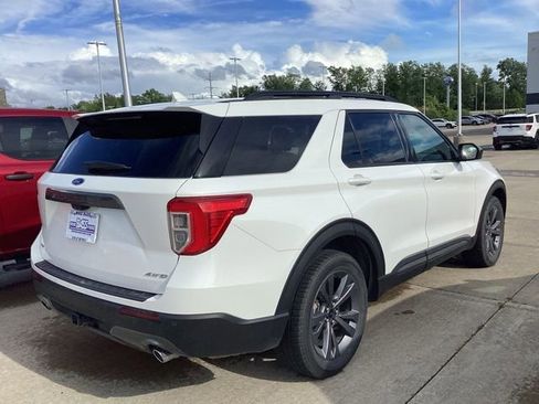 Used 2023 Ford Explorer XLT w/ Equipment Group 202A AWD/4WD image 10