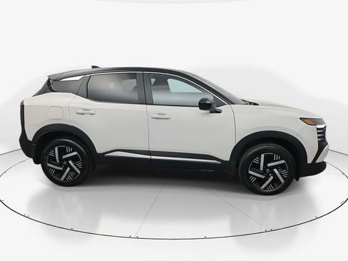 Used 2025 Nissan Kicks SV image 11