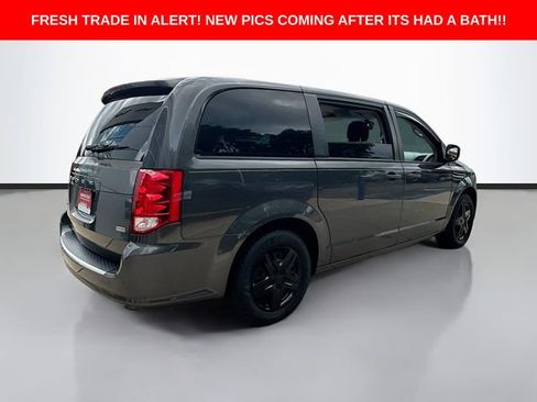 Used 2019 Dodge Grand Caravan SE w/ UConnect Hands-Free Group FWD image 6