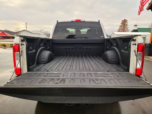 Used 2018 Ford F250 XLT w/ XLT Value Package image 16