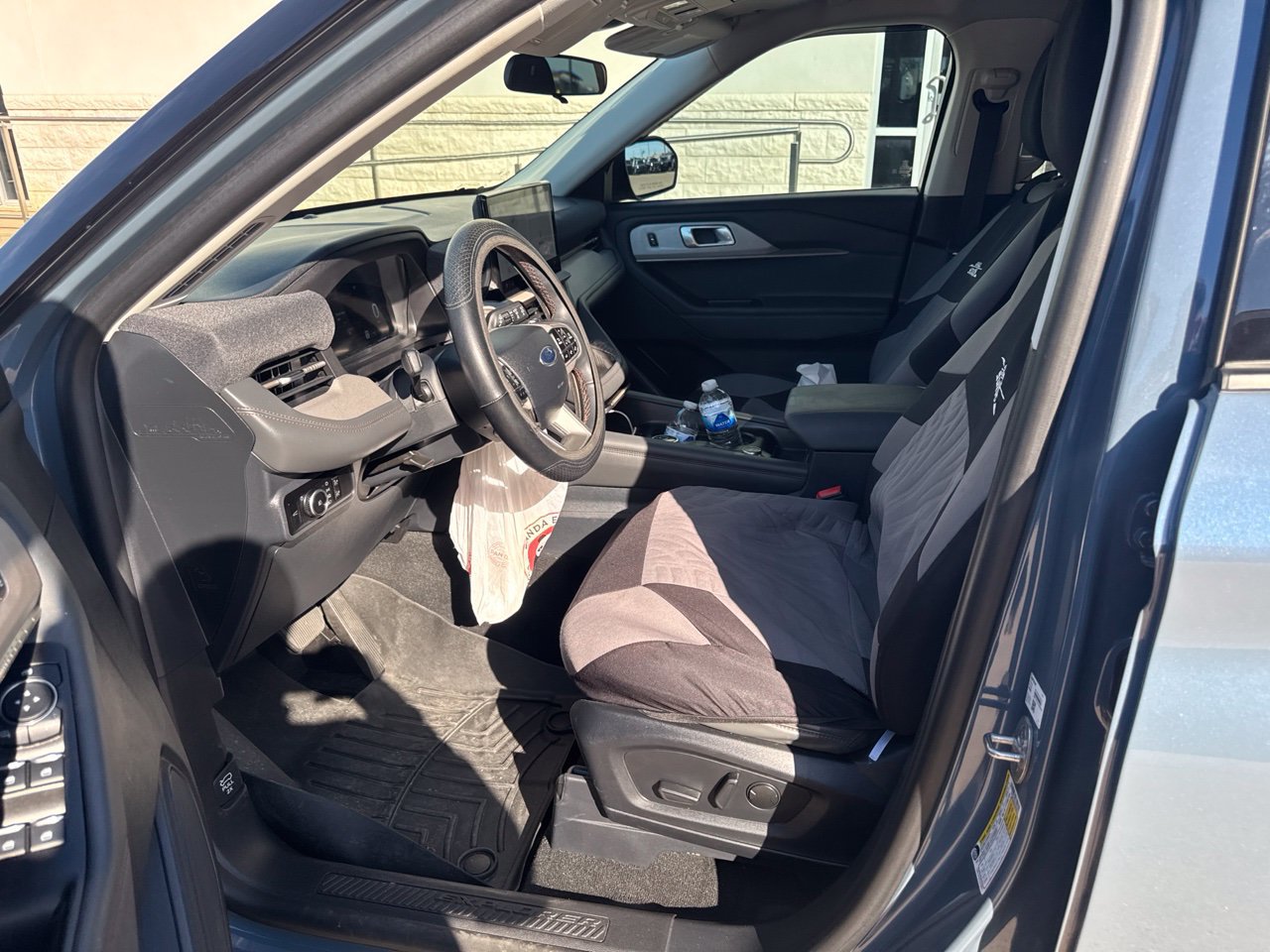 Used 2025 Ford Explorer Active w/ Active Comfort Package RWD image 6