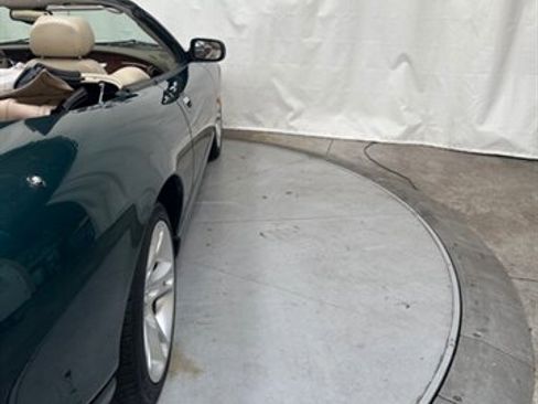 Used 2005 Jaguar XK8 Convertible image 14