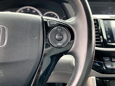 Used 2017 Honda Accord EX-L image 24