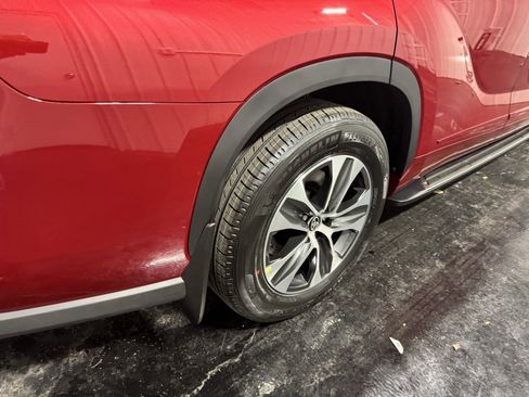 New 2026 Toyota Highlander XLE image 14