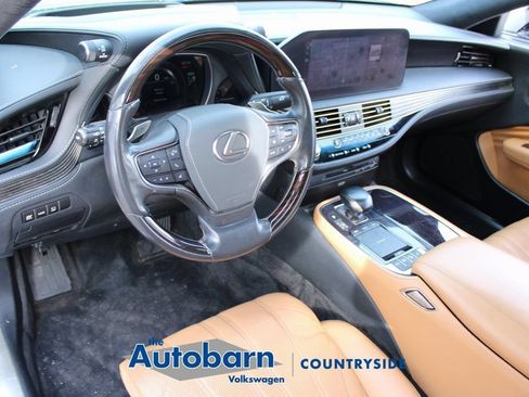 Used 2021 Lexus LS 500h RWD image 8