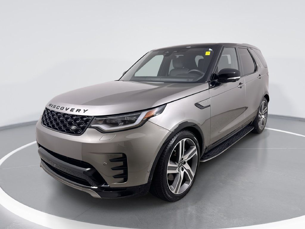 Used 2024 Land Rover Discovery Dynamic SE AWD/4WD image 1