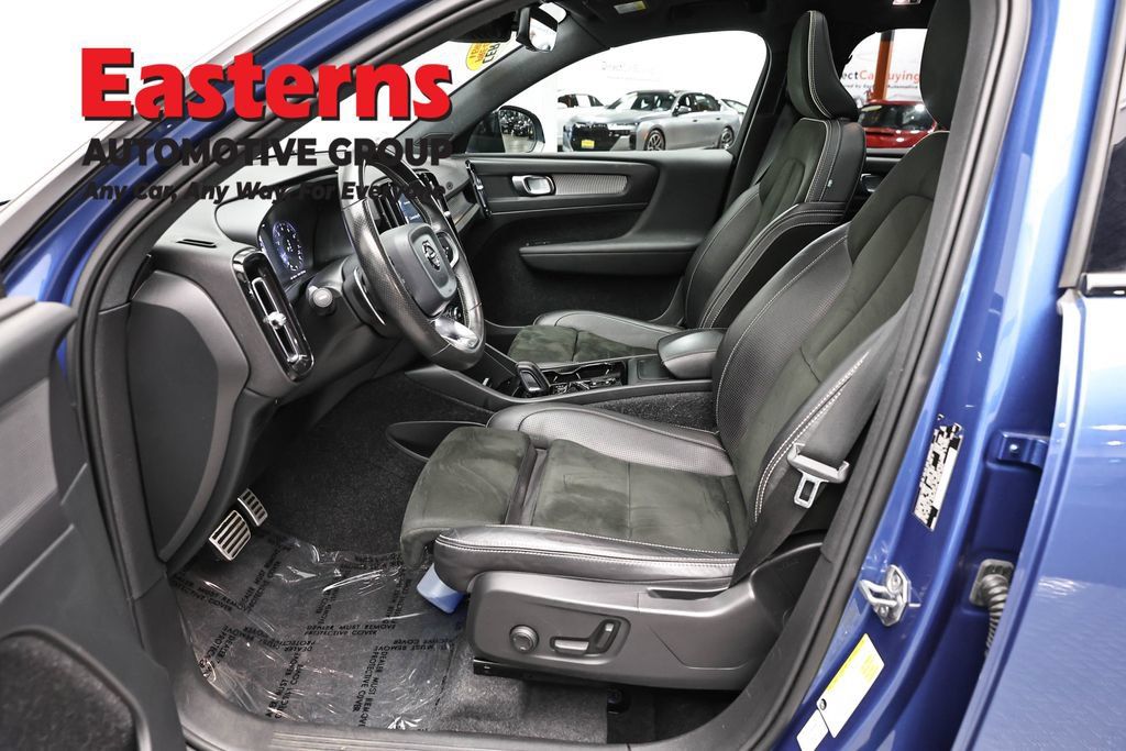 Used 2020 Volvo XC40 T5 R-Design AWD/4WD image 16