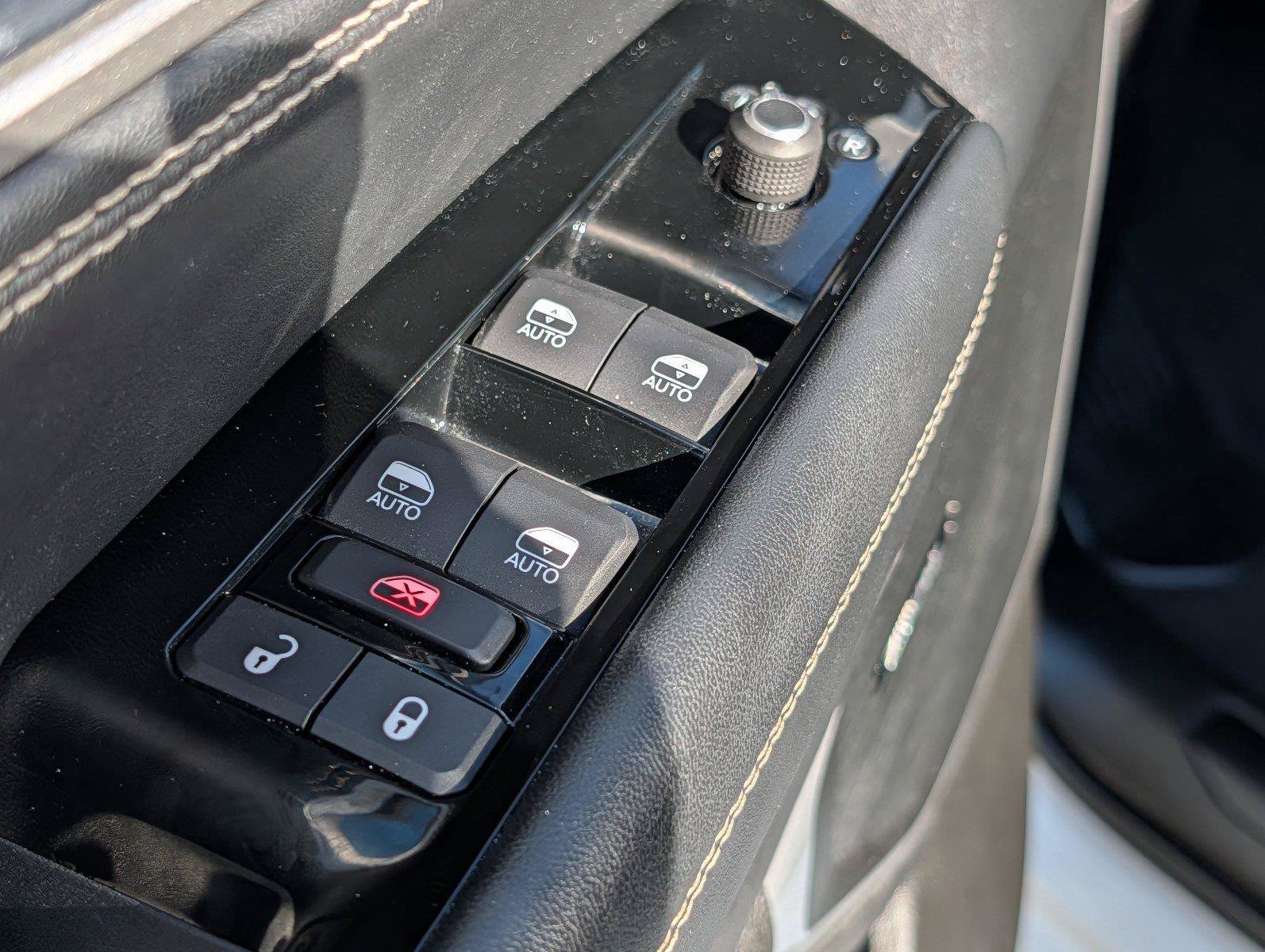 Used 2025 Jeep Wagoneer Series II AWD/4WD image 15