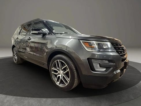 Used 2016 Ford Explorer Sport w/ Equipment Group 401A AWD/4WD image 2