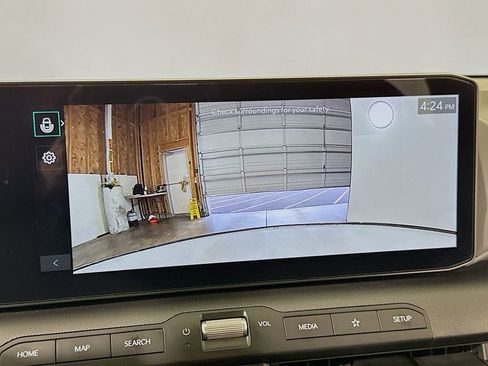 Used 2025 Kia K4 LXS image 32