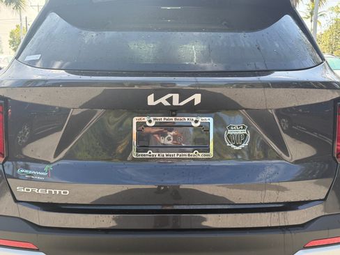 Certified 2026 Kia Sorento LX FWD image 13