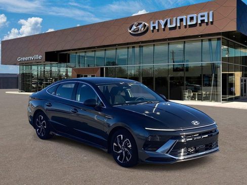 Certified 2025 Hyundai Sonata SEL image 1