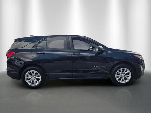 Used 2019 Chevrolet Equinox LS FWD image 2