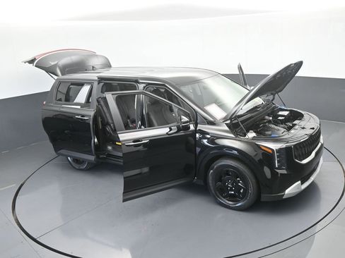 Used 2025 Kia Carnival image 68