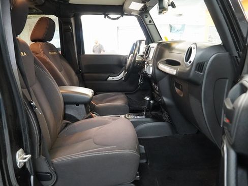 Used 2014 Jeep Wrangler Unlimited Sahara w/ Dual Top Group image 30