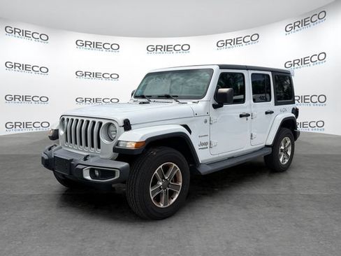 Used 2018 Jeep Wrangler Unlimited Sahara w/ Cold Weather Group AWD/4WD image 3