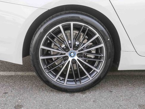 Certified 2023 BMW 530e 530e w/ Convenience Package image 8