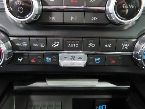 Used 2025 Ford F250 Platinum image 70