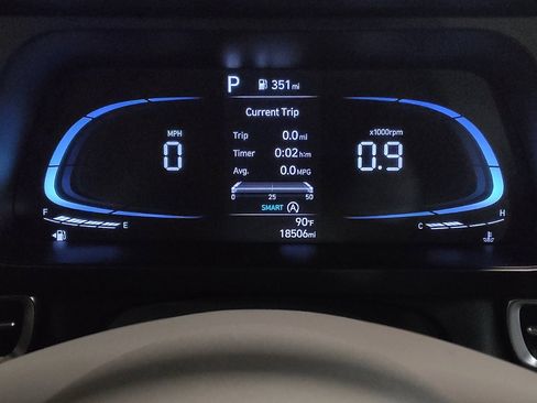 Used 2024 Hyundai Elantra SE FWD image 23