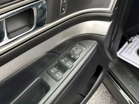 Used 2019 Ford Explorer XLT w/ Equipment Group 201A image 14