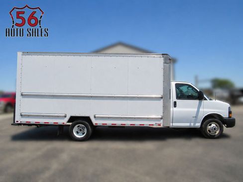 Used 2021 GMC Savana 3500 Extended w/ Power Convenience Package RWD image 1