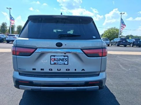 Used 2024 Toyota Sequoia Limited w/ Tow Technology Package AWD/4WD image 5