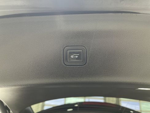 Used 2023 Buick Enclave Premium AWD/4WD image 15