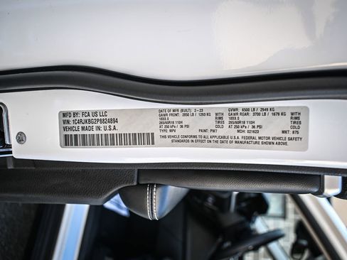 Used 2023 Jeep Grand Cherokee L Limited image 21