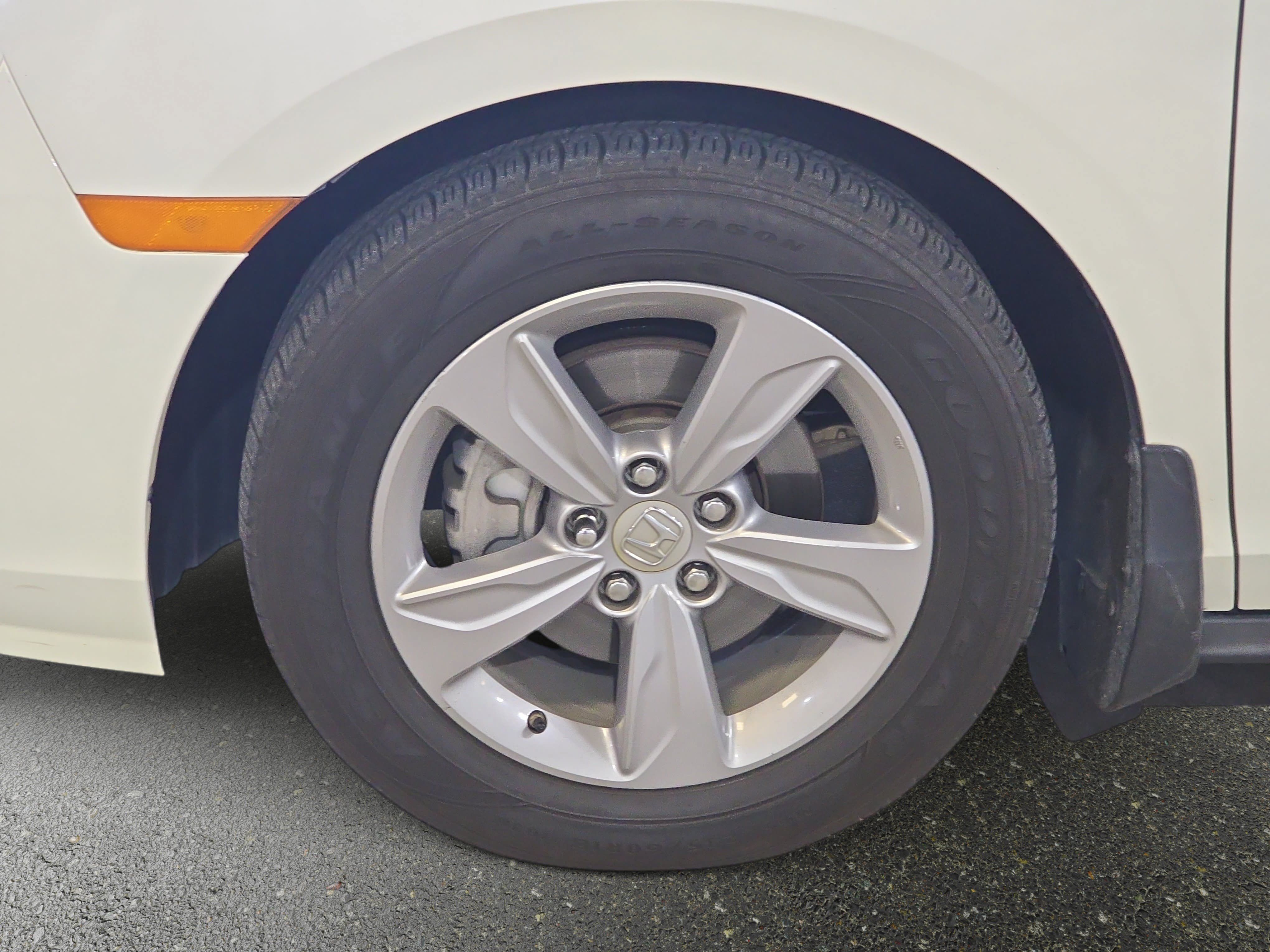Used 2018 Honda Odyssey EX-L image 32